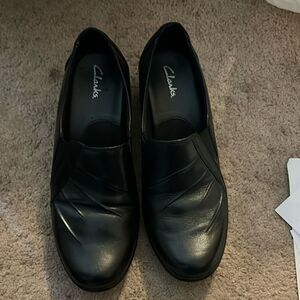 Clarks slip ons size 8